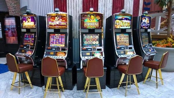royalvip mobile app interface showing live-dealer tables and sportsbook markets